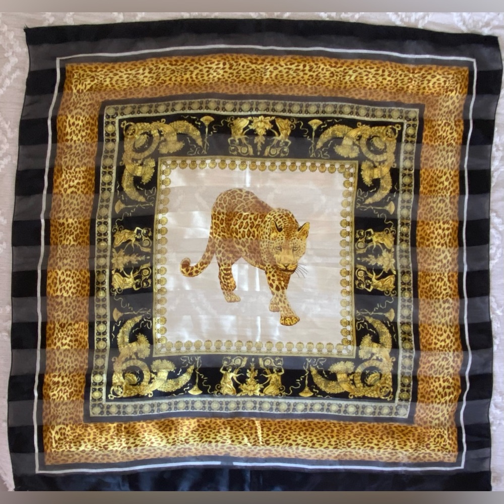 COPY - π BEAUTIFUL LEOPARD SCARF - Picture 10 of 16